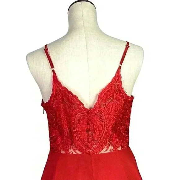 Lulus Skater Dress Womens M Red Lace Button Back Cocktail Flirting with Forever - Picture 5 of 11